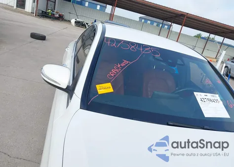 2015 Mercedes-Benz C 300 4Matic/Luxury 4Matic/Sport 4Matic z USA, uszkodzony, nr VIN 55SWF4KB9FU063301